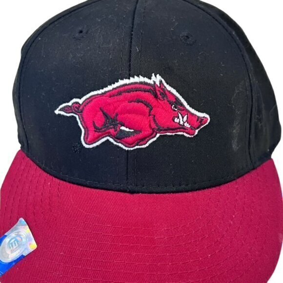Arkansas‎ Razorbacks Going Yard Adjustable Strap Baseball Cap Black Hat Red Bill - Picture 2 of 7